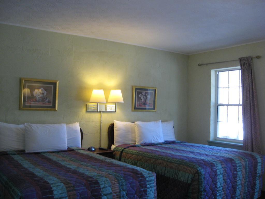 White Columns Motel Pine Mountain  Habitación foto